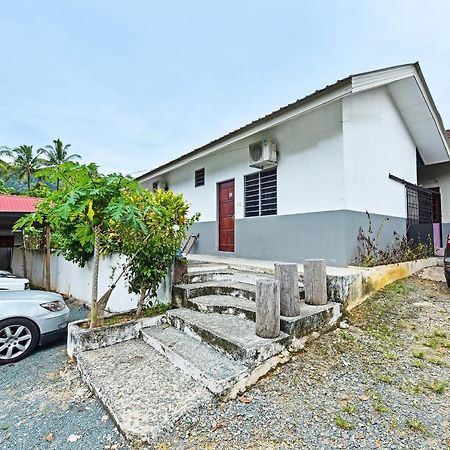 OYO 90618 D'tahan Motel Taman Negara Kuala Tahan Bagian luar foto