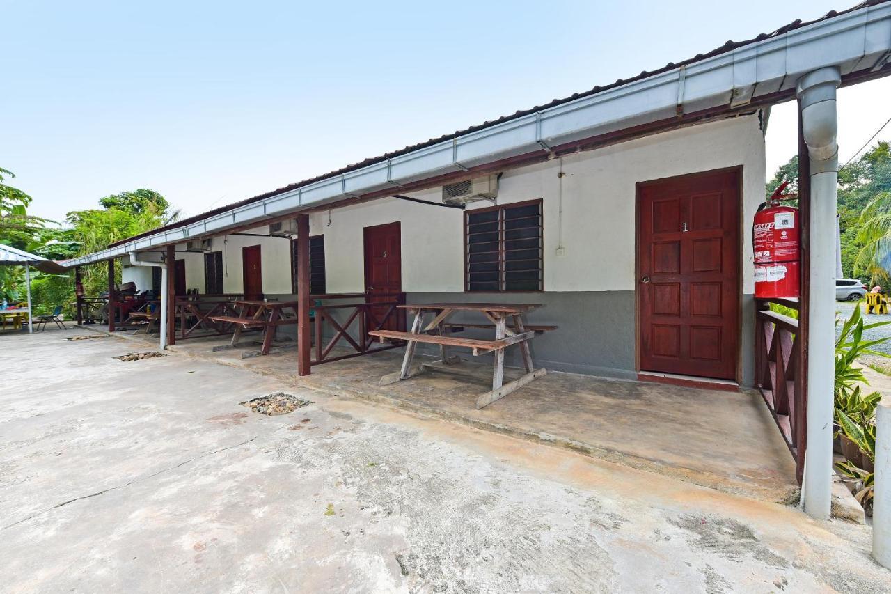OYO 90618 D'tahan Motel Taman Negara Kuala Tahan Bagian luar foto