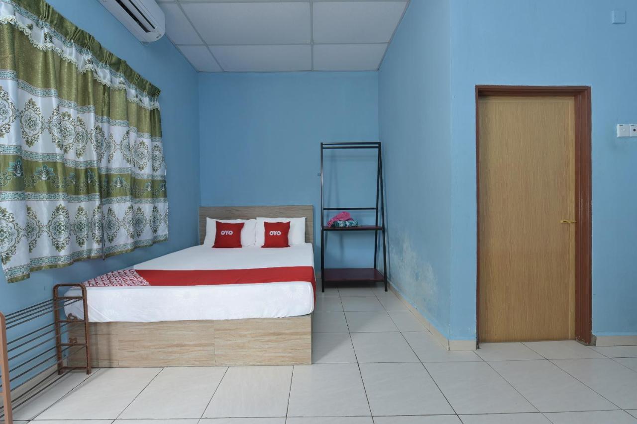 OYO 90618 D'tahan Motel Taman Negara Kuala Tahan Bagian luar foto