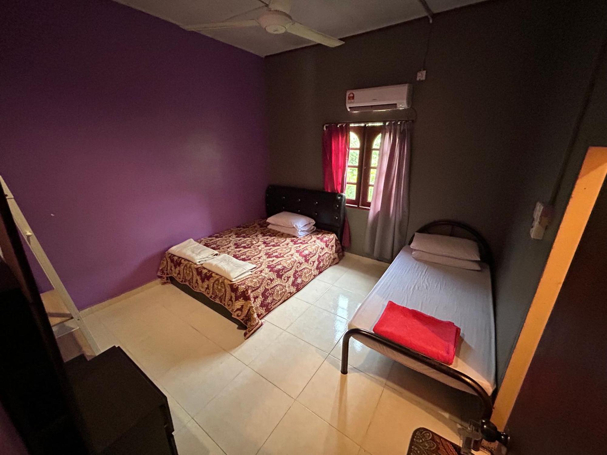 OYO 90618 D'tahan Motel Taman Negara Kuala Tahan Bagian luar foto