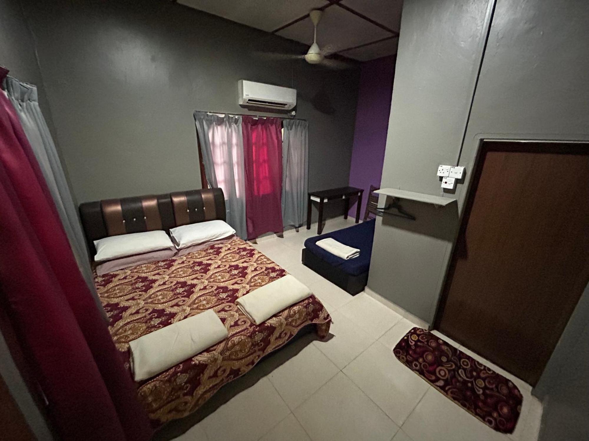 OYO 90618 D'tahan Motel Taman Negara Kuala Tahan Bagian luar foto