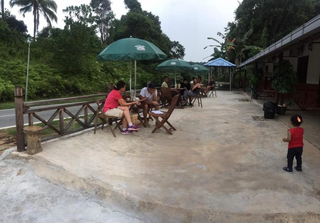 OYO 90618 D'tahan Motel Taman Negara Kuala Tahan Bagian luar foto