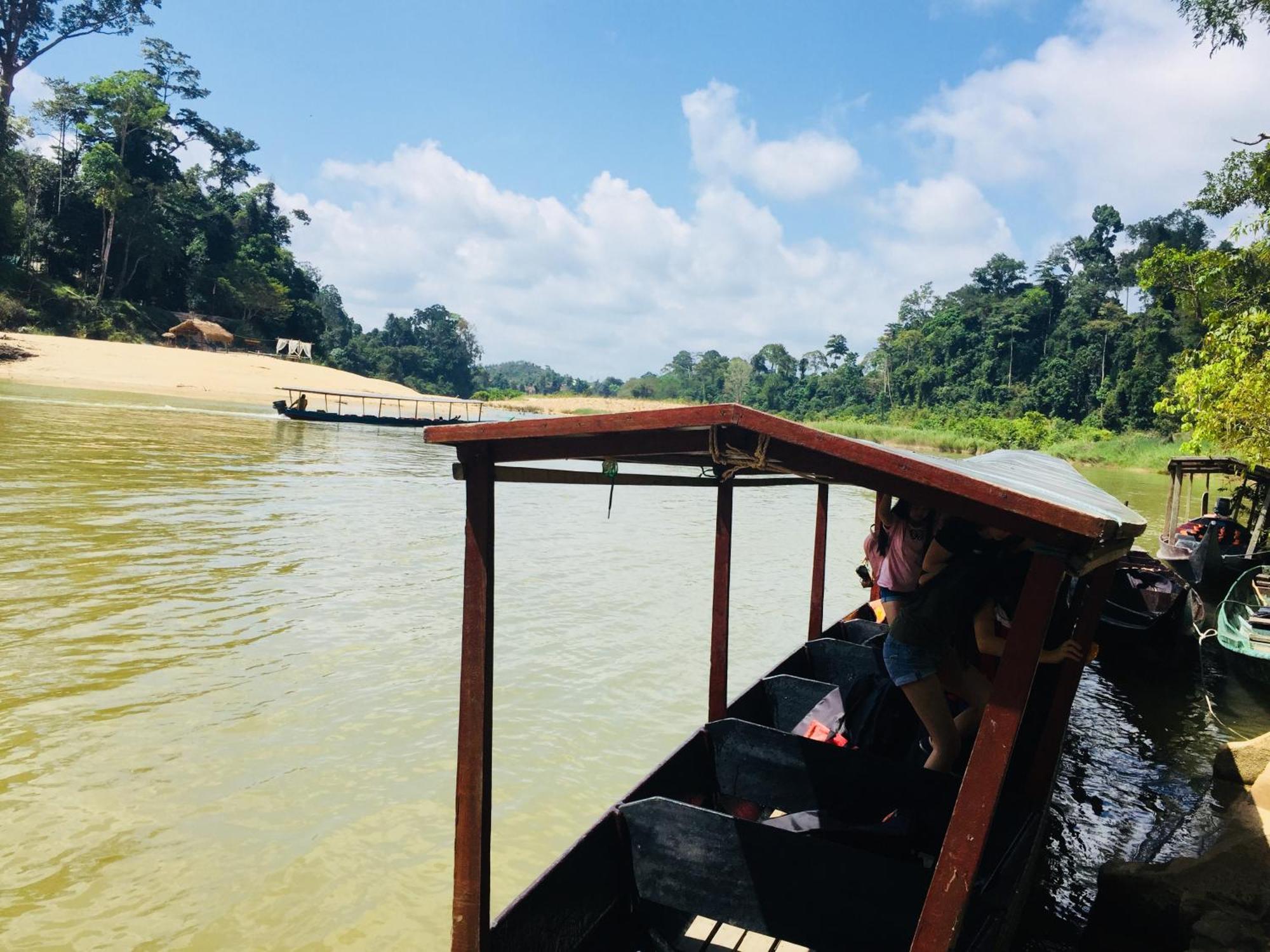 OYO 90618 D'tahan Motel Taman Negara Kuala Tahan Bagian luar foto
