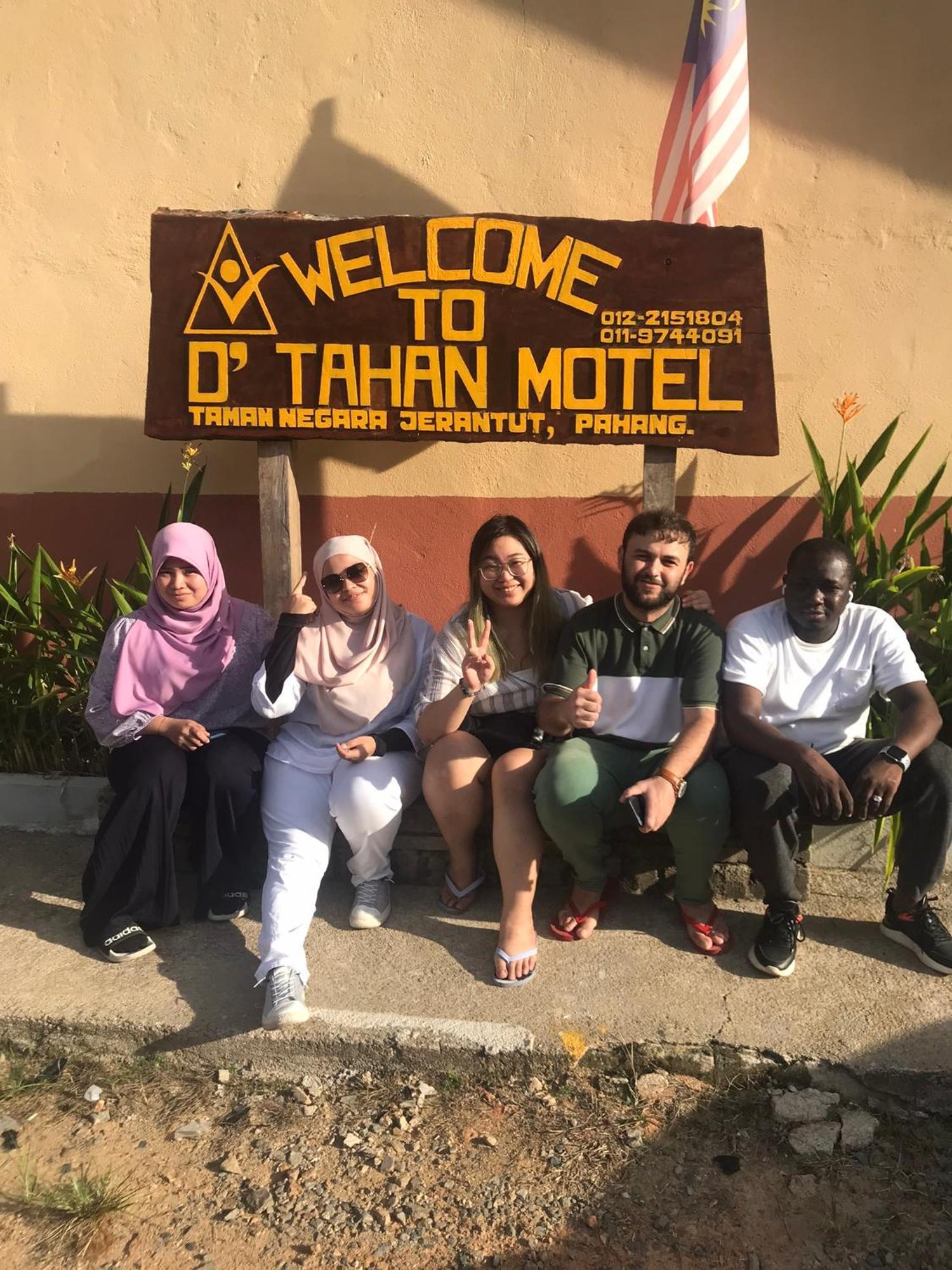 OYO 90618 D'tahan Motel Taman Negara Kuala Tahan Bagian luar foto