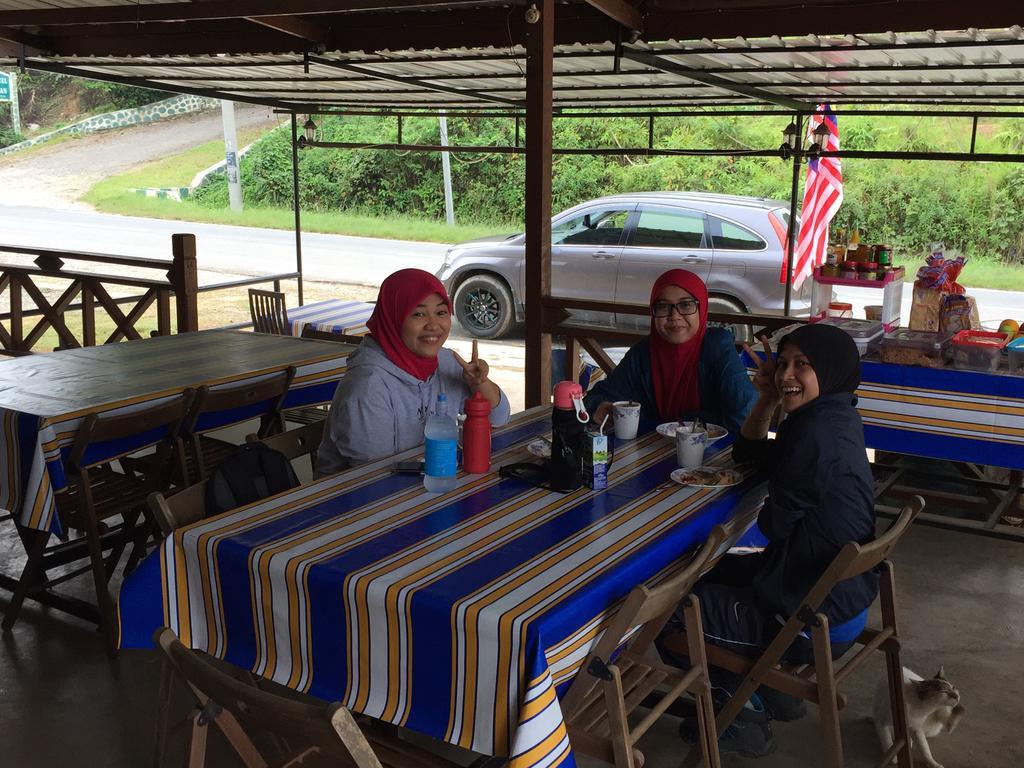 OYO 90618 D'tahan Motel Taman Negara Kuala Tahan Bagian luar foto